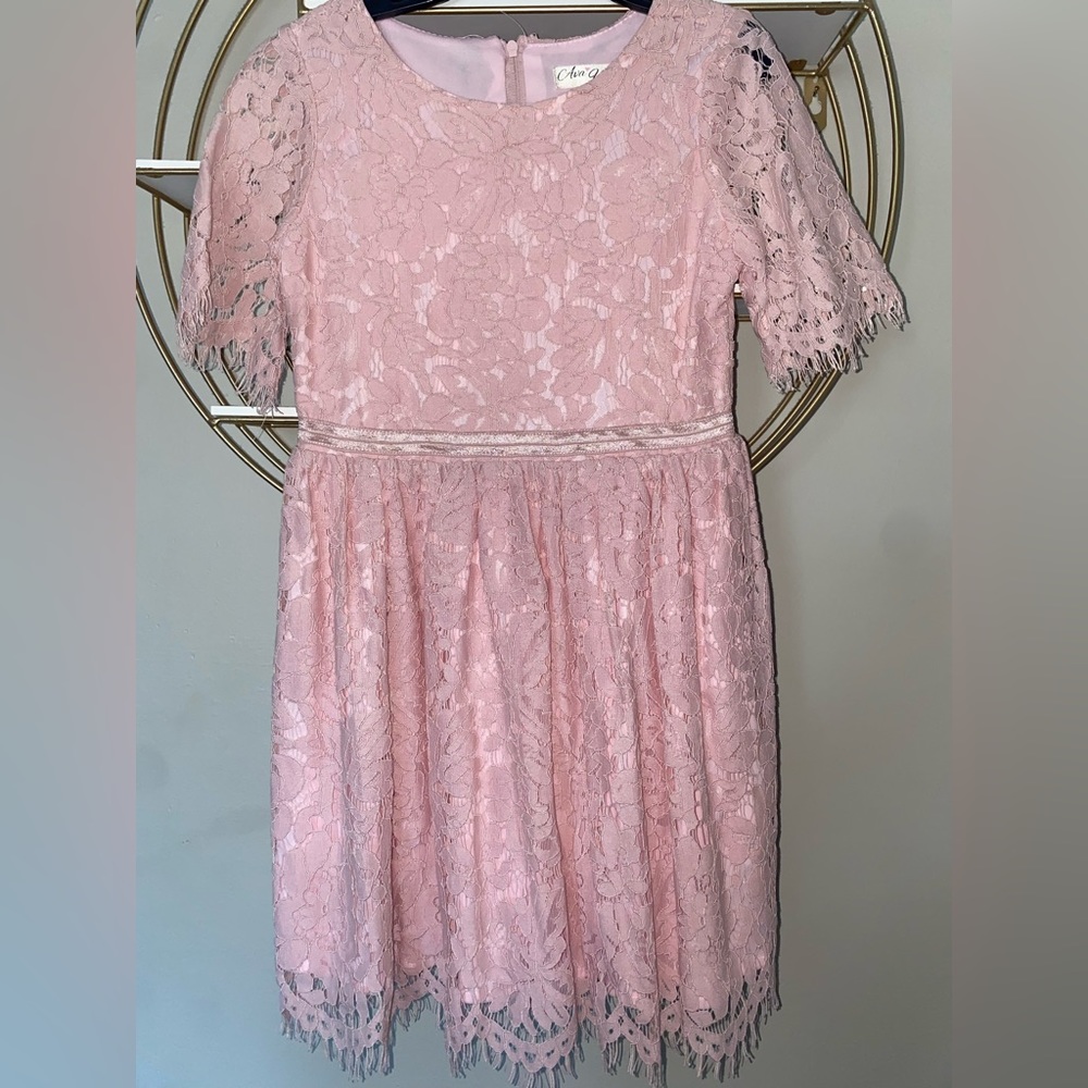 Ava Yelly size 6 lace dress